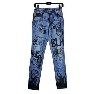 REFUGE NWOT Women's Manufactured Scribble Jeans Amazing Art BRAND NEW Size 4